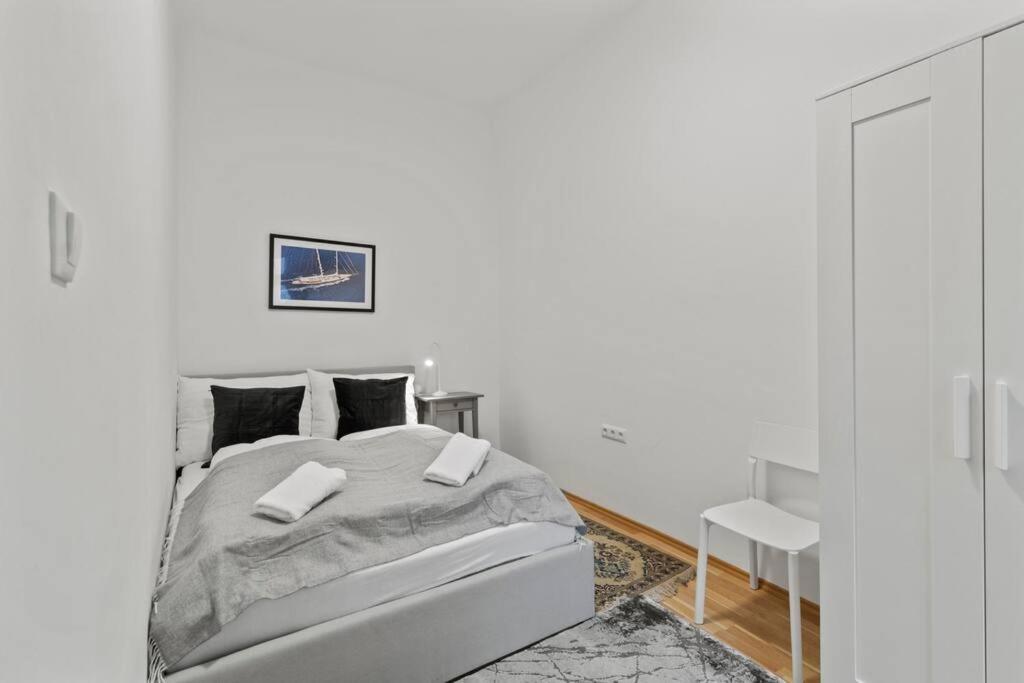 וינה Modern Apartment Close To Center - 2Br מראה חיצוני תמונה
