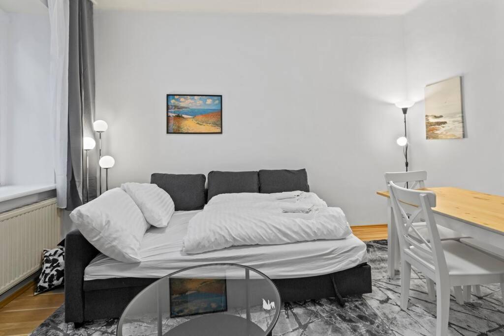 וינה Modern Apartment Close To Center - 2Br מראה חיצוני תמונה