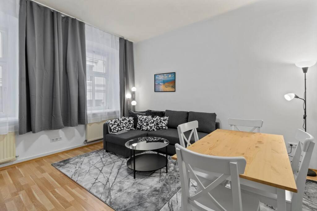 וינה Modern Apartment Close To Center - 2Br מראה חיצוני תמונה